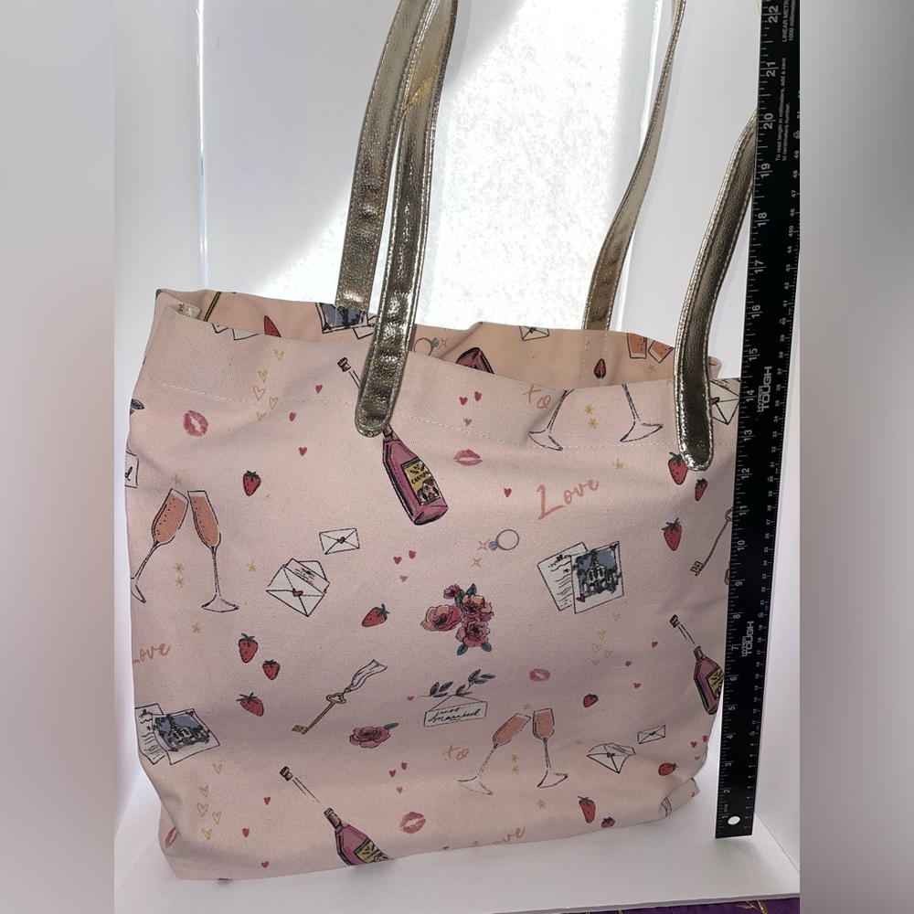Just Married large tote bag with a cosmetic bag.